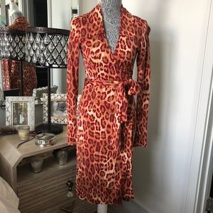 Vintage Diane von Furstenberg silk leopard-print wrap dress Sz 2